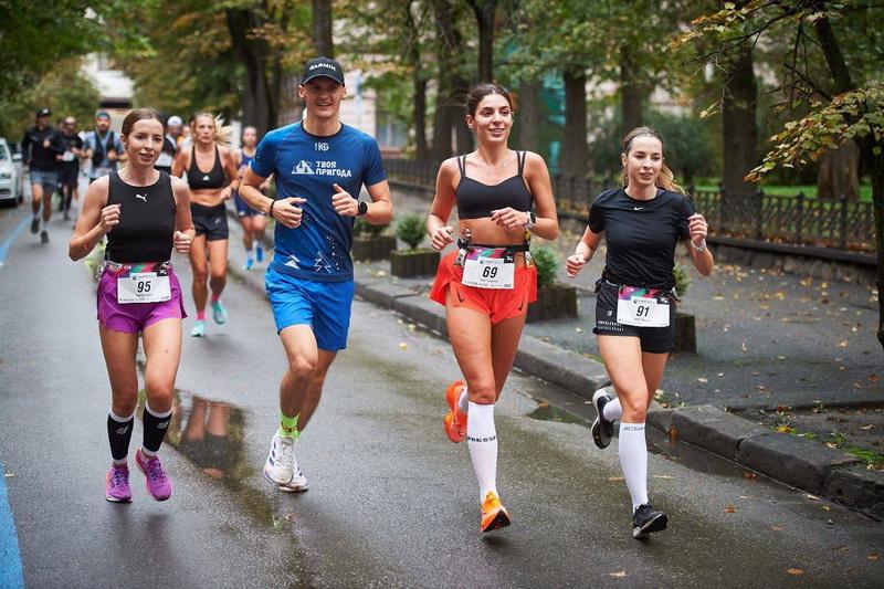 Frankivsk Half Marathon 2024 зібрав більше мільйона гривень на придбання адаптивного спорядження для реабілітації ветеранів.