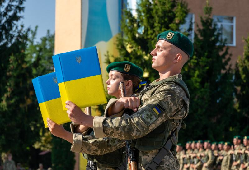 (ВІДЕО) Курсанти академії Державної прикордонної служби України присягнули на вірність українському народові