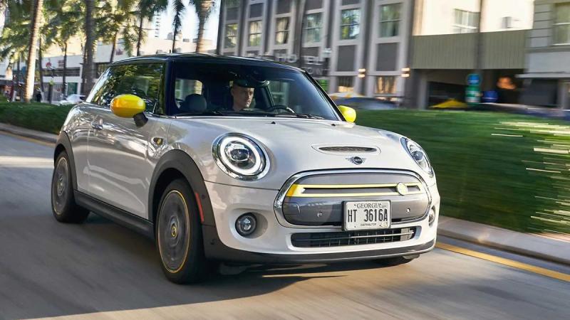 Акумулятор електричного Mini Cooper може викликати пожежу: компанія-виробник відкликає 140 тисяч автомобілів - Auto24