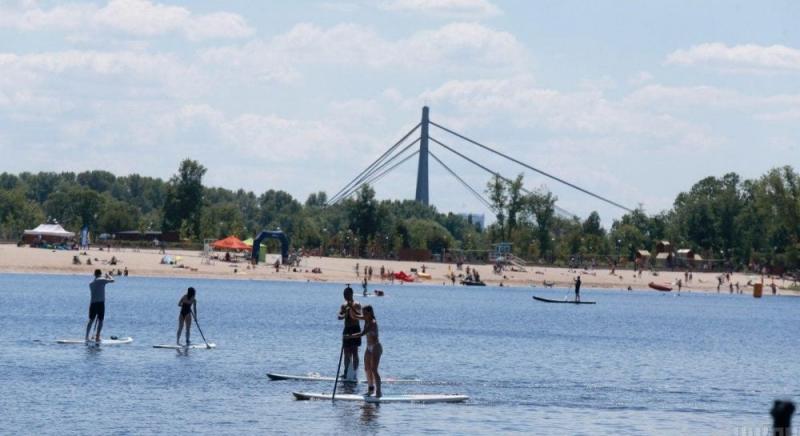 Мешканців столиці попередили про небезпеку відвідування пляжів: озвучено причину.