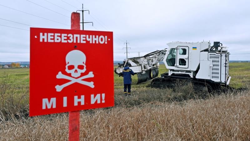 У Харківській області двоє дітей отримали травми внаслідок вибуху небезпечного пристрою, повідомила обласна військова адміністрація.